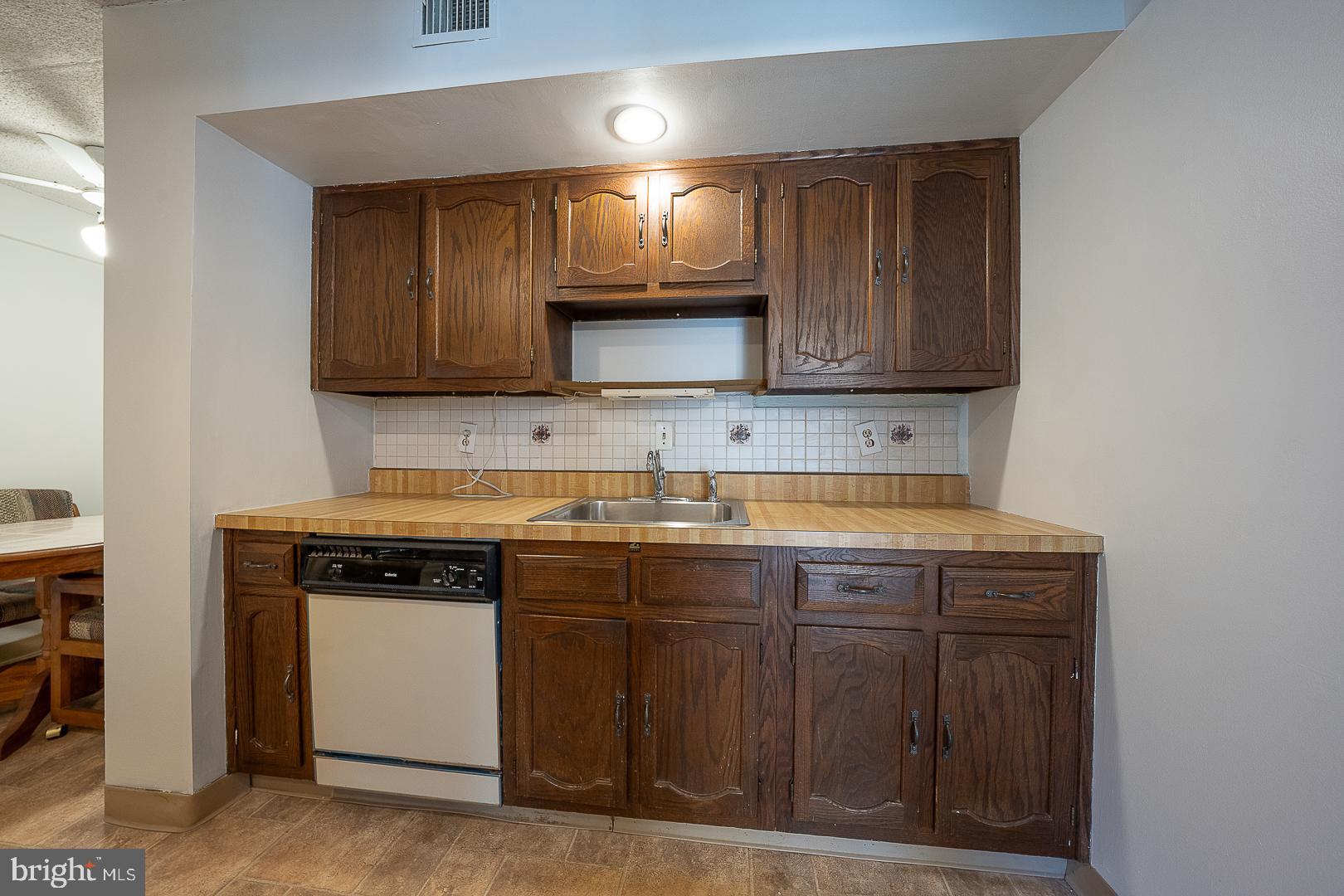 19 ROCK HILL ROAD 1-G