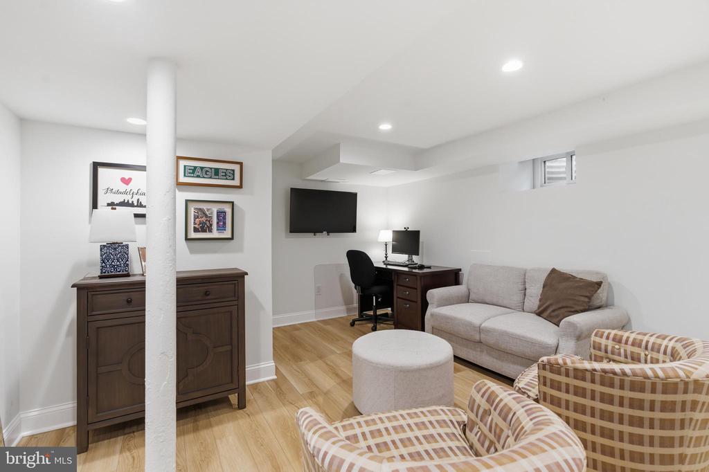 529 SHORTRIDGE DRIVE