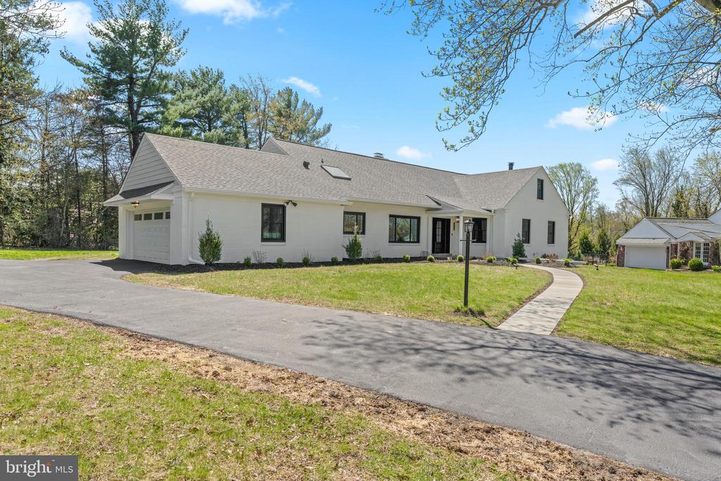 1021 WALSH LANE