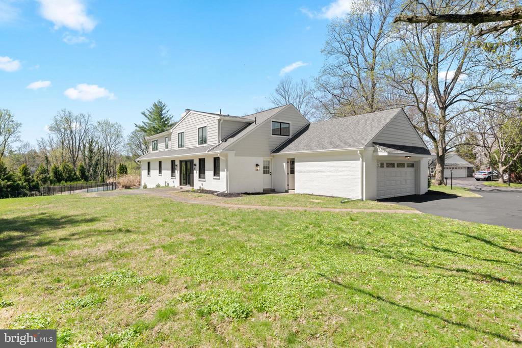 1021 WALSH LANE