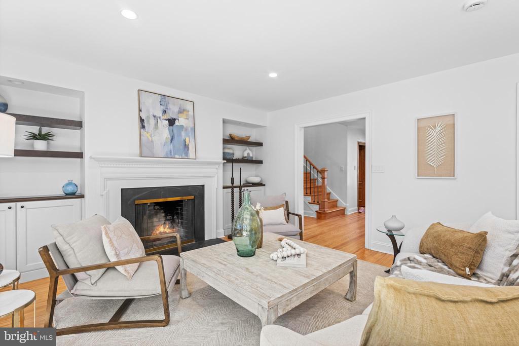 1021 WALSH LANE