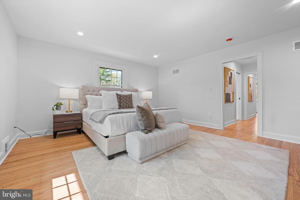 1021 WALSH LANE