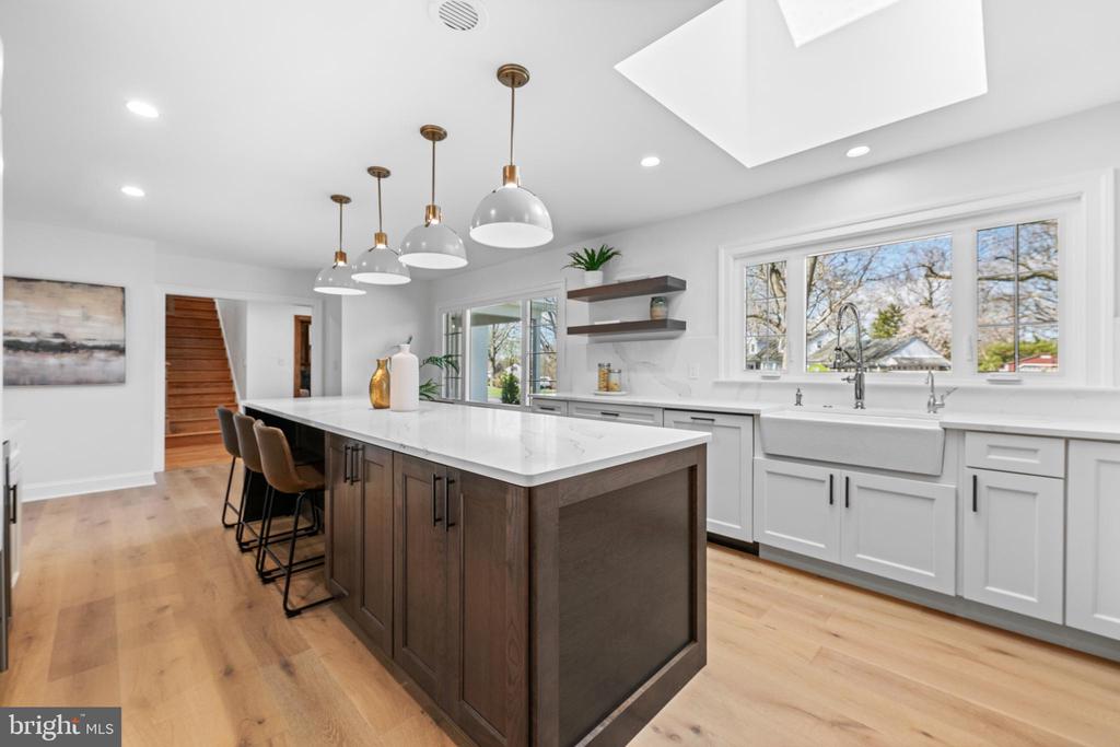 1021 WALSH LANE