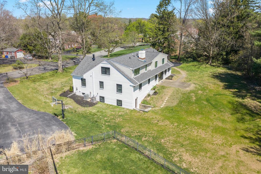 1021 WALSH LANE