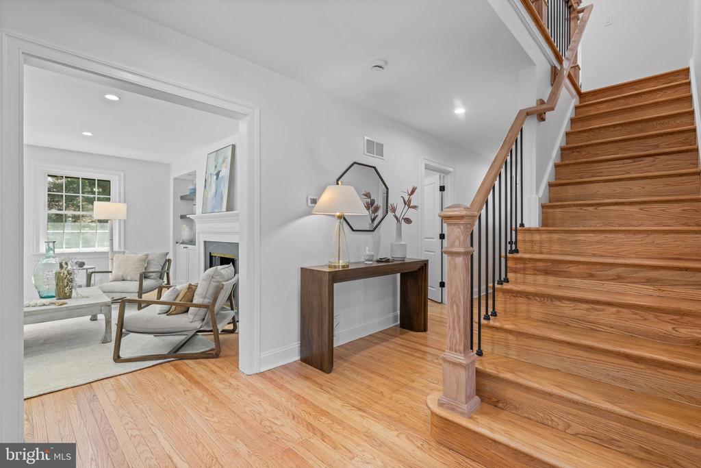 1021 WALSH LANE