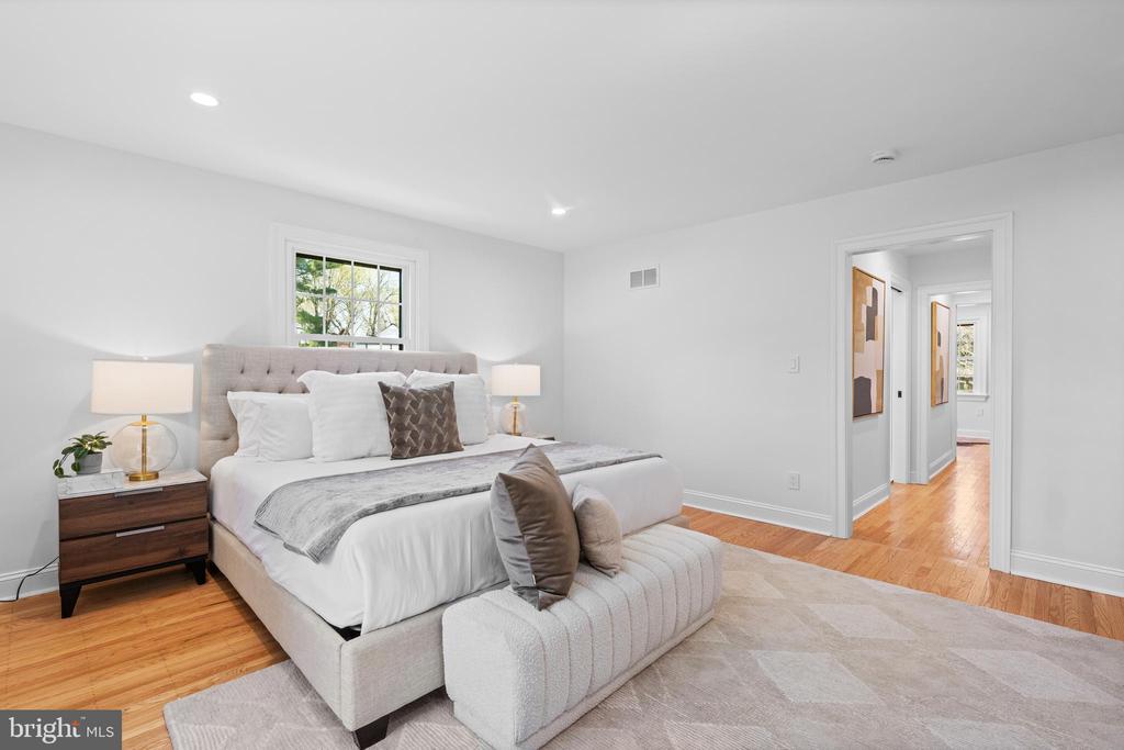 1021 WALSH LANE