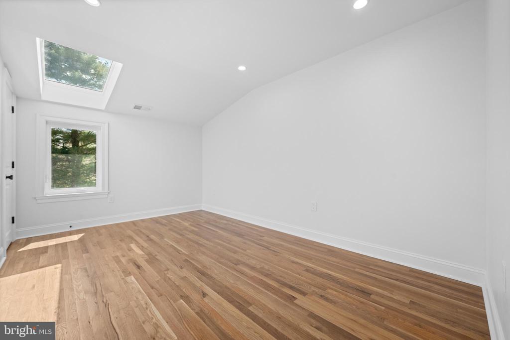 1021 WALSH LANE