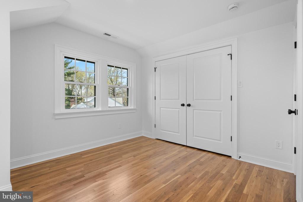 1021 WALSH LANE
