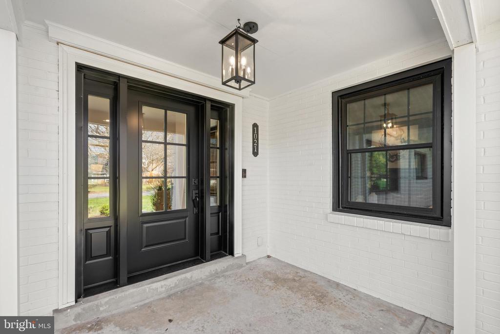 1021 WALSH LANE