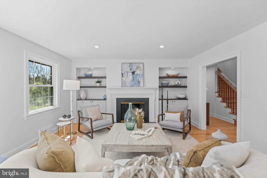1021 WALSH LANE