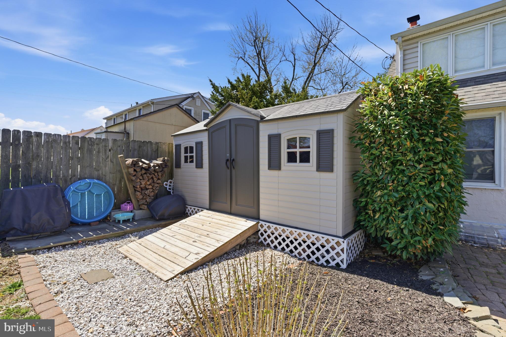 1014 THRUSH LANE