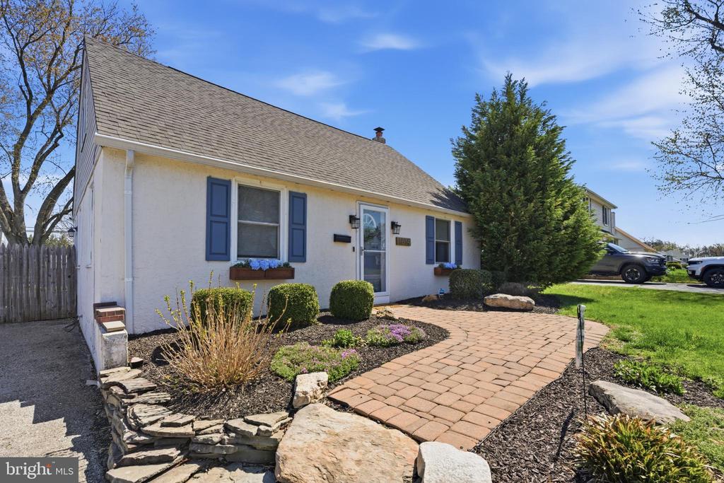 1014 THRUSH LANE