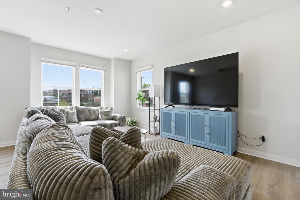 65 E FRONT STREET