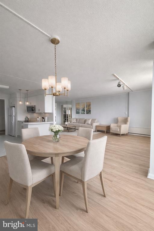1001 CITY AVENUE W-1003