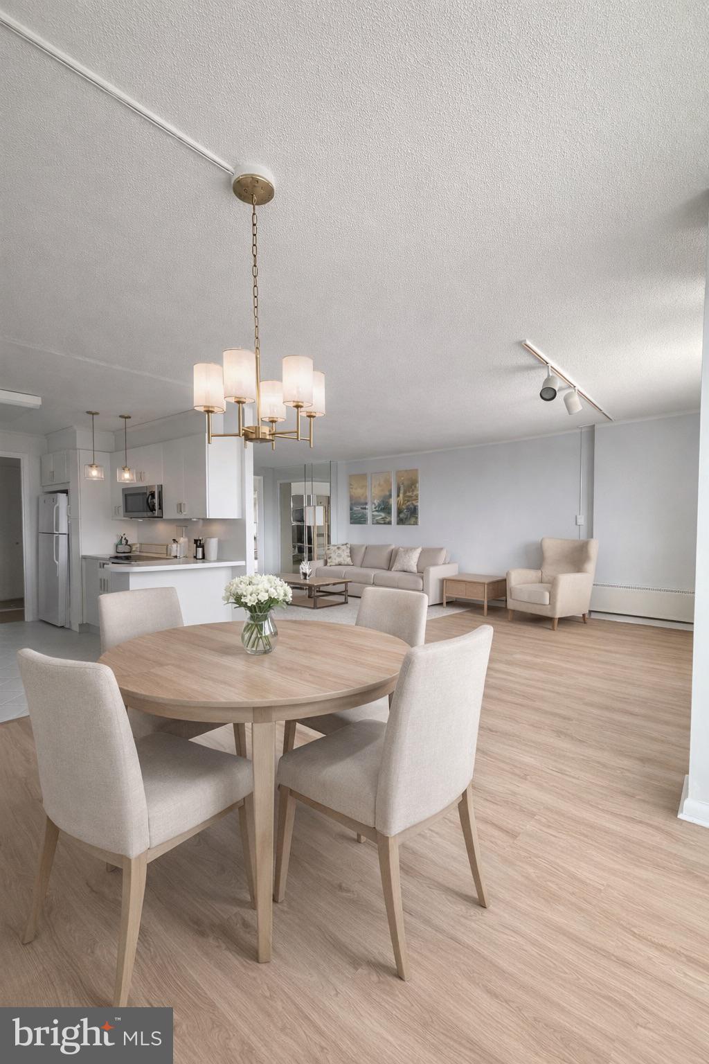 1001 CITY AVENUE W-1003