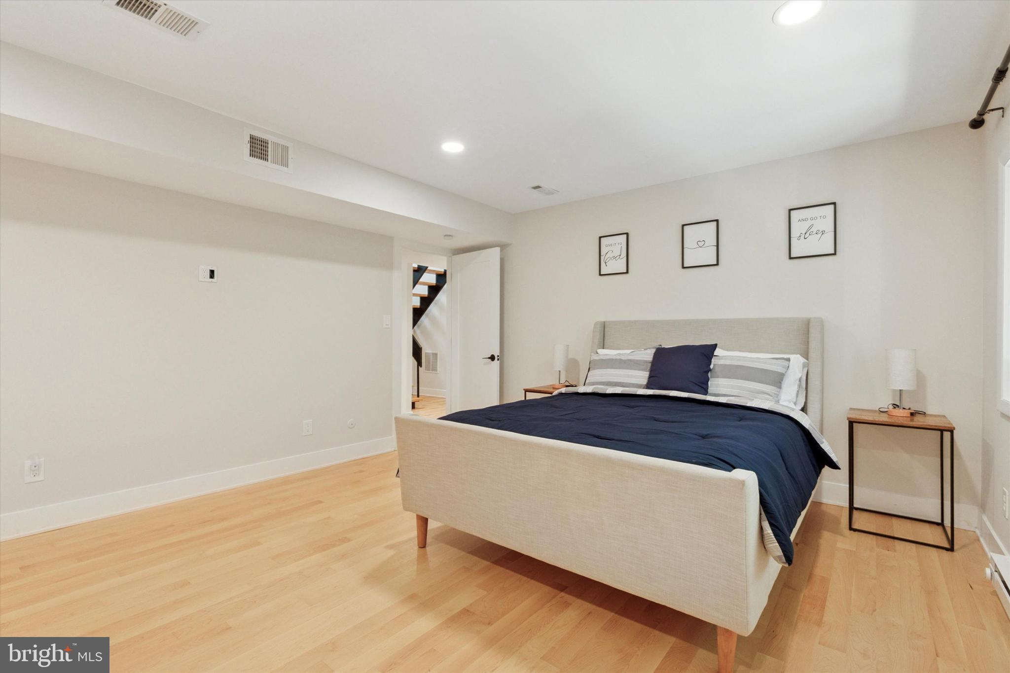 1220 VALLEY ROAD