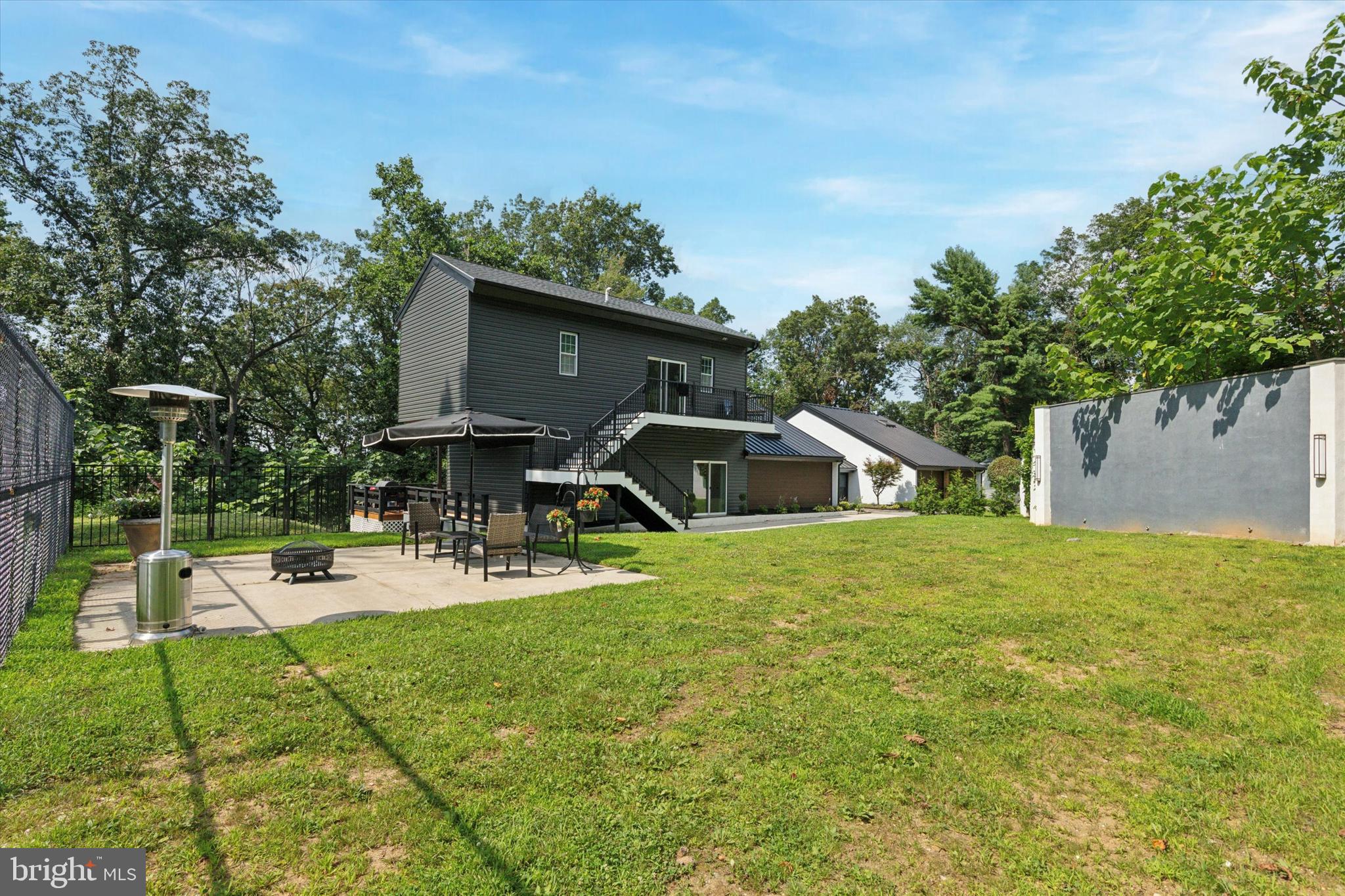 1220 VALLEY ROAD