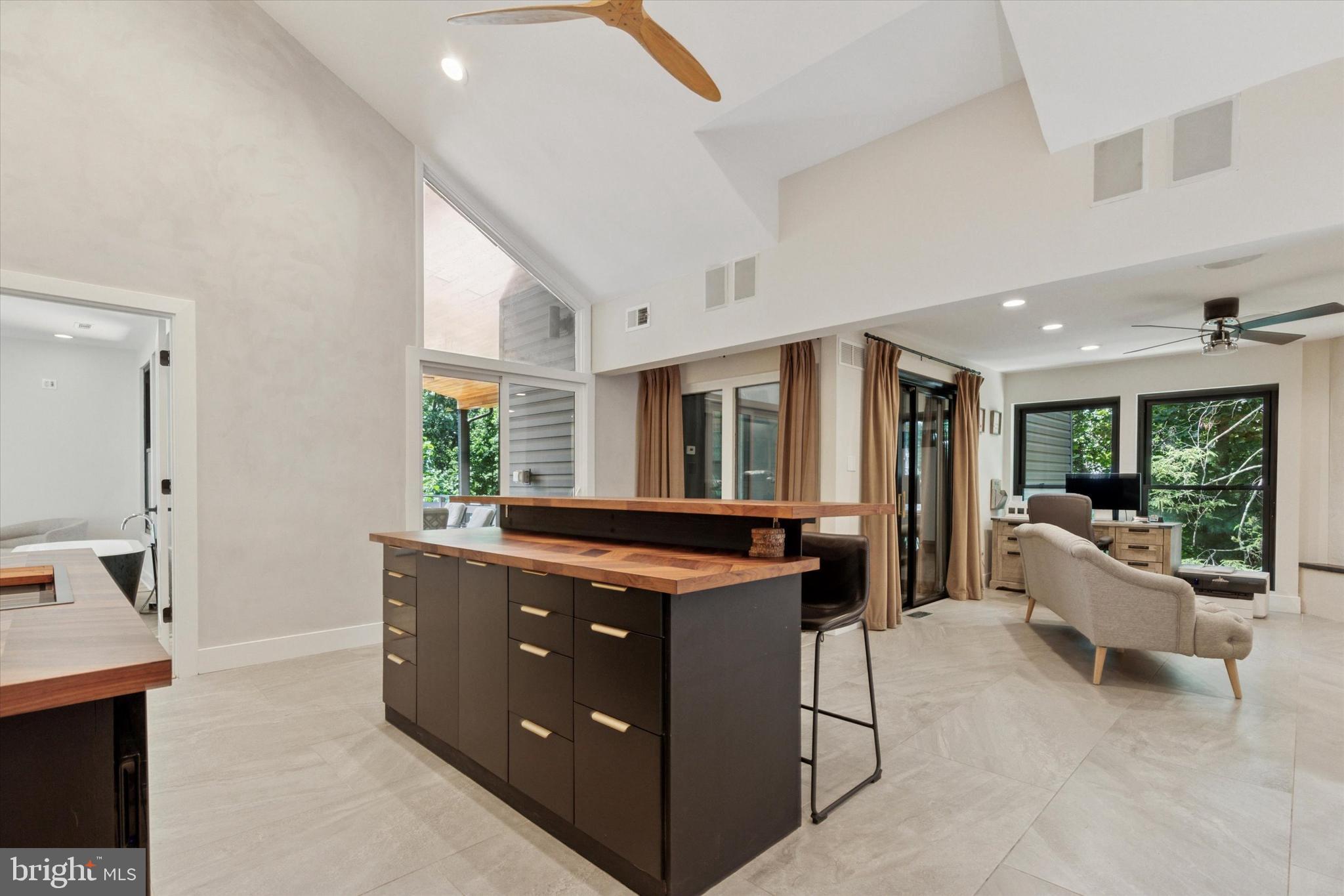 1220 VALLEY ROAD