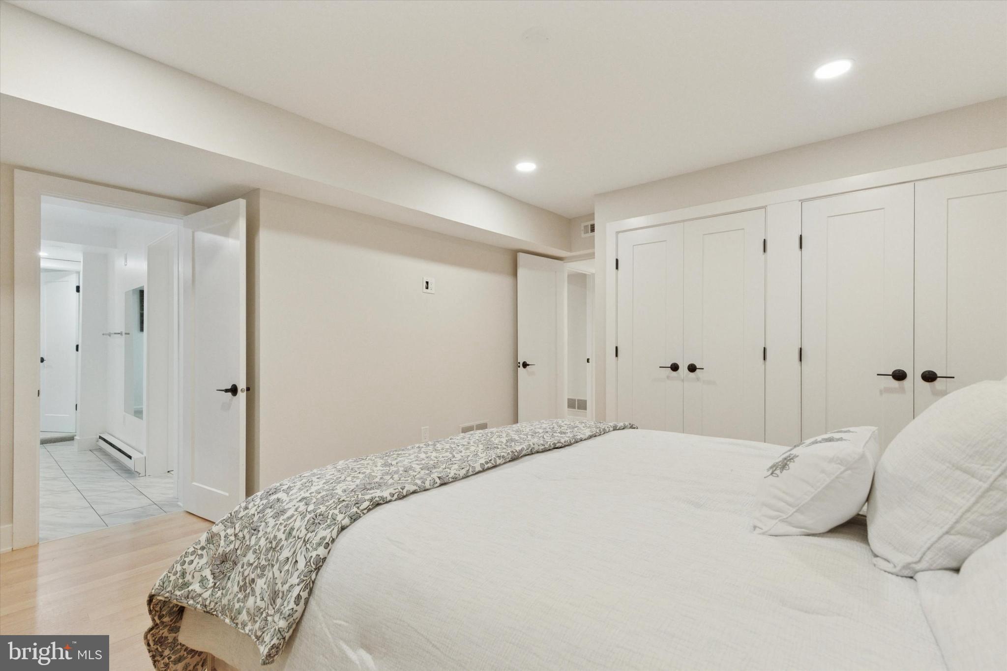 1220 VALLEY ROAD