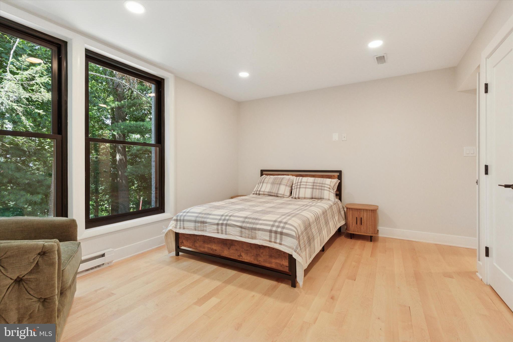 1220 VALLEY ROAD