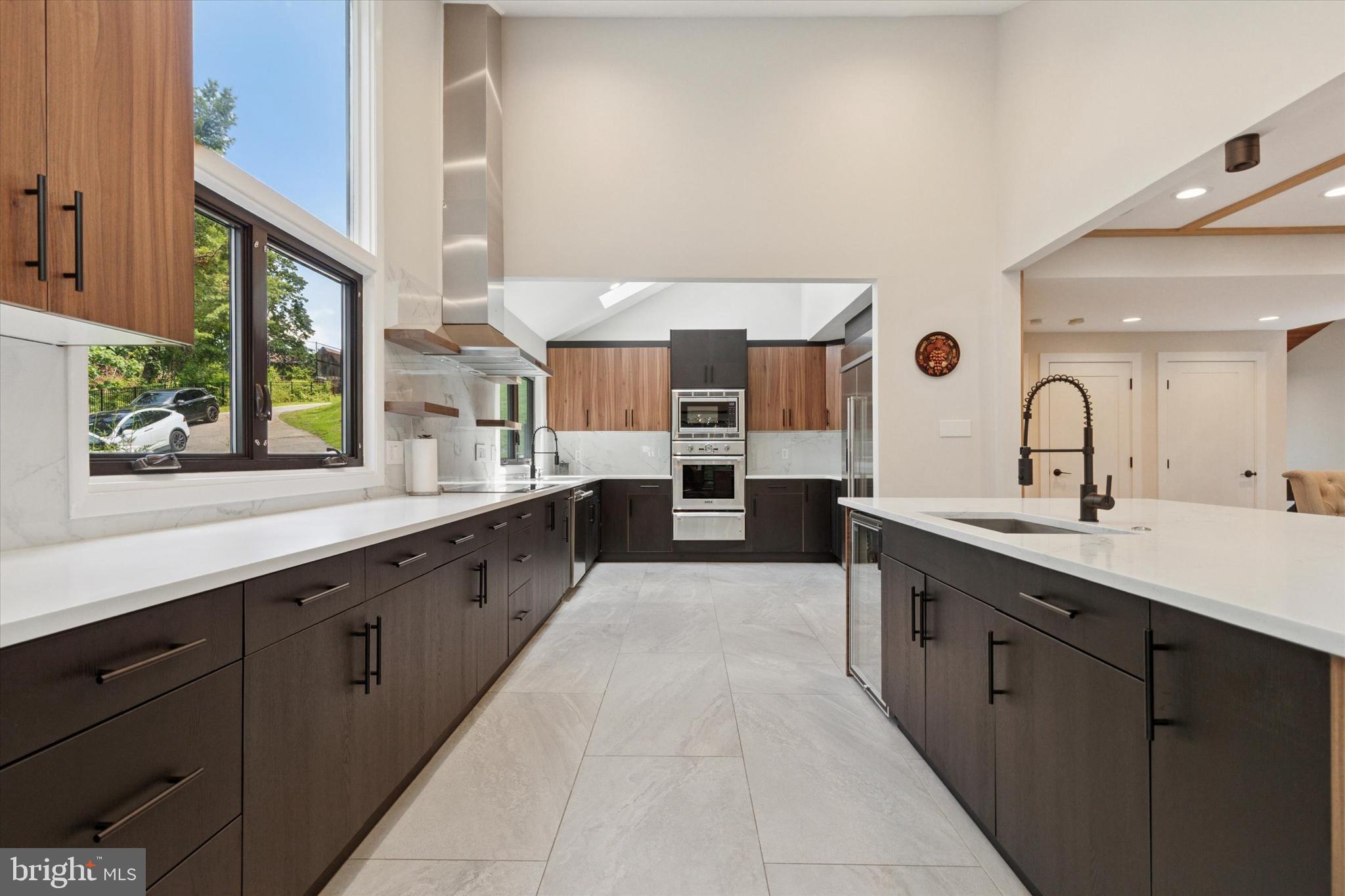 1220 VALLEY ROAD
