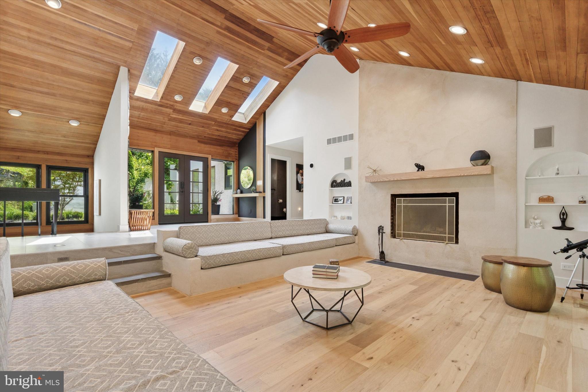 1220 VALLEY ROAD