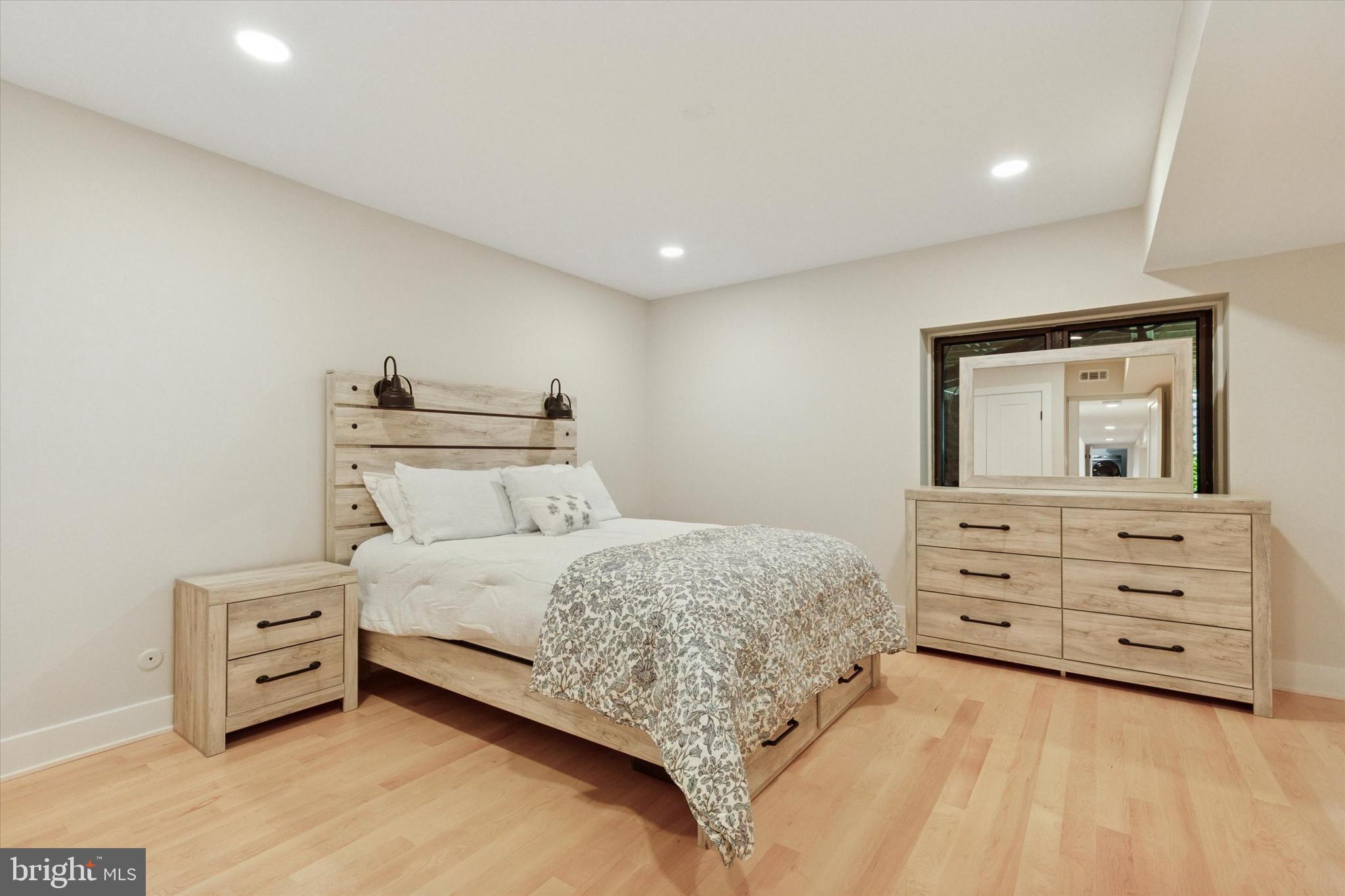 1220 VALLEY ROAD