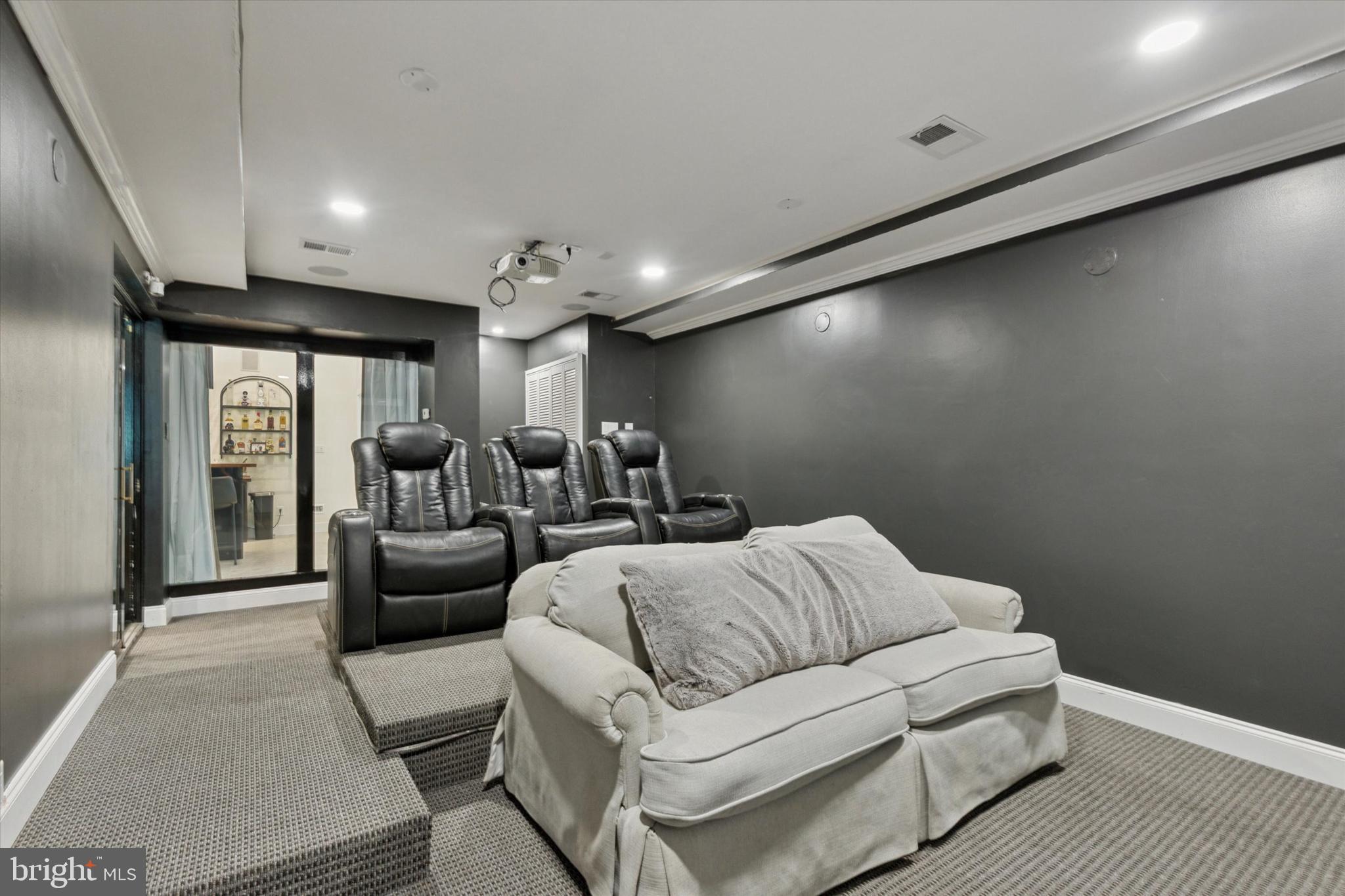 1220 VALLEY ROAD