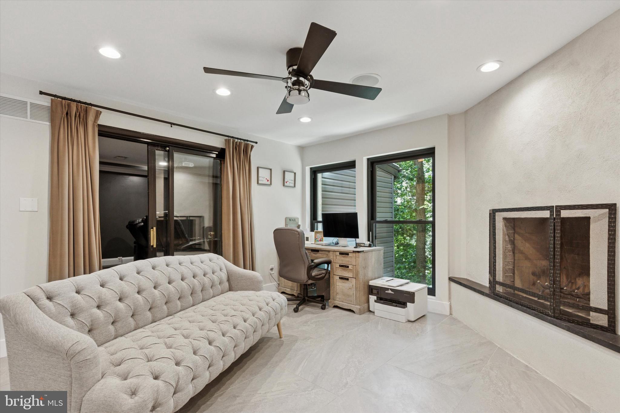 1220 VALLEY ROAD