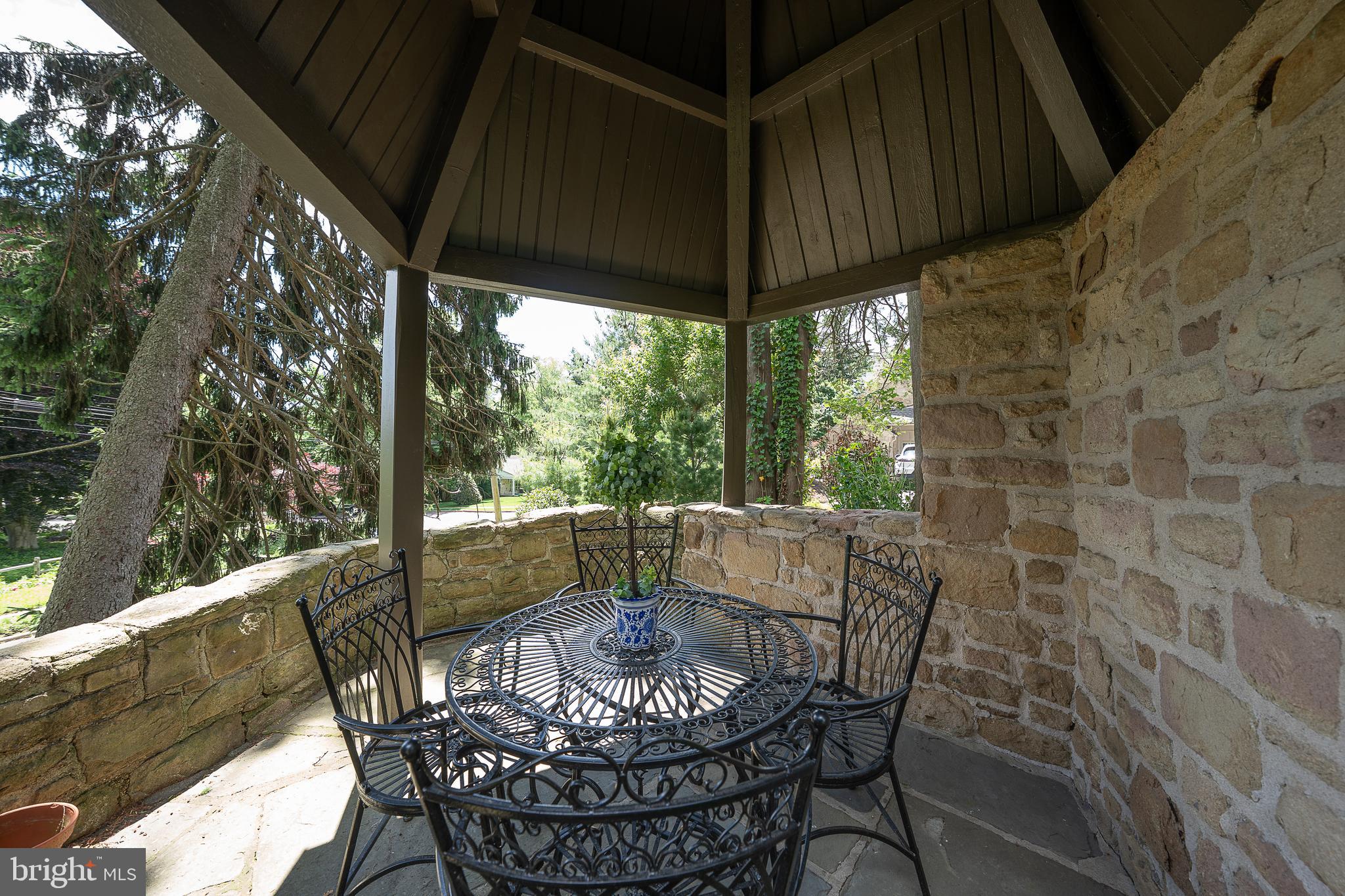 1187 RYDAL ROAD