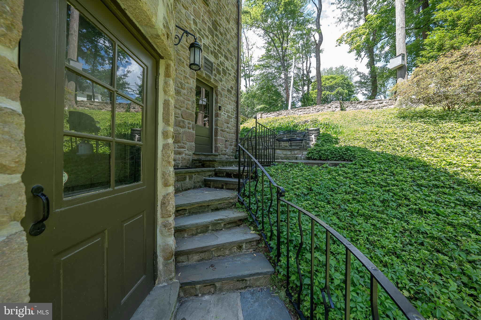 1187 RYDAL ROAD