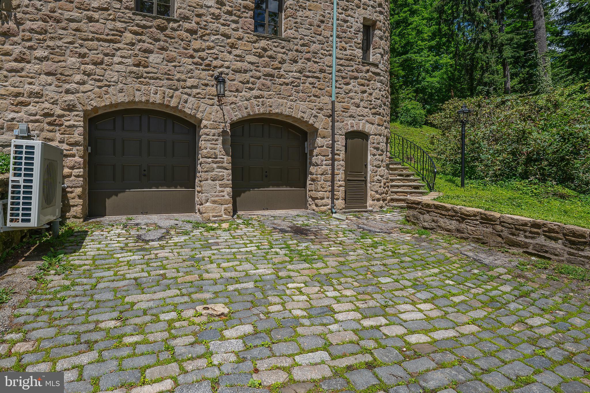 1187 RYDAL ROAD
