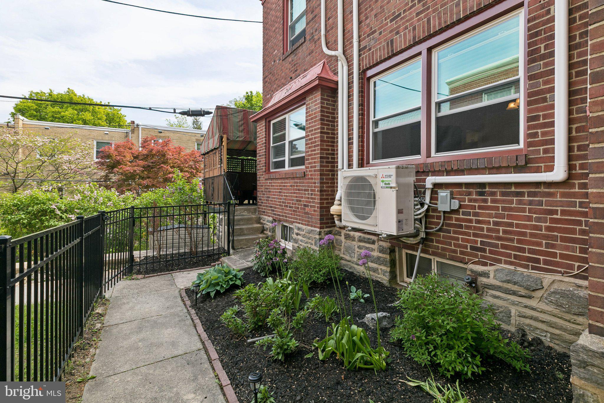 228 EDGEHILL ROAD