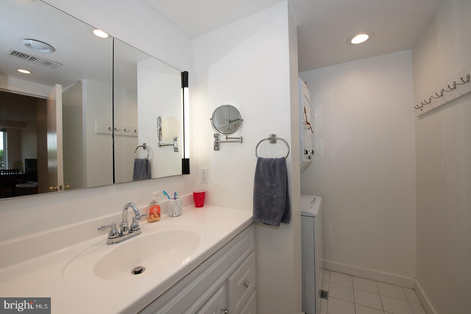 1637 OAKWOOD DRIVE S-122