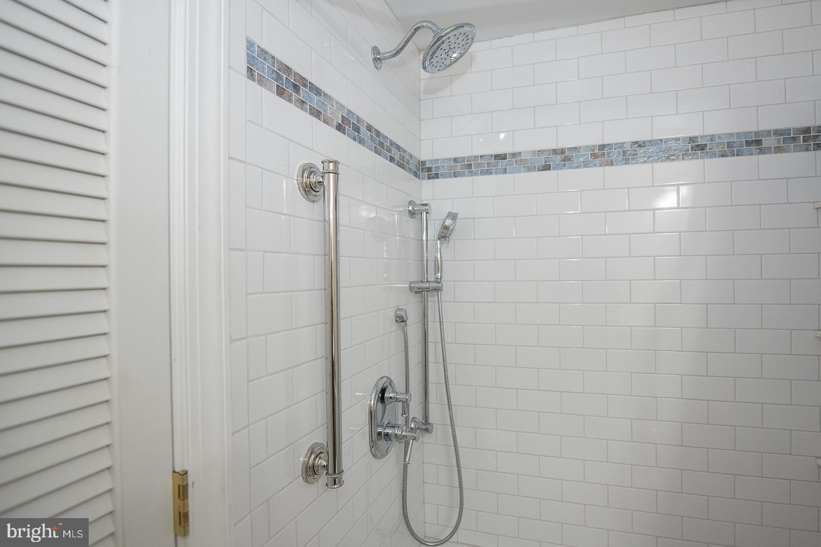 1637 OAKWOOD DRIVE S-122