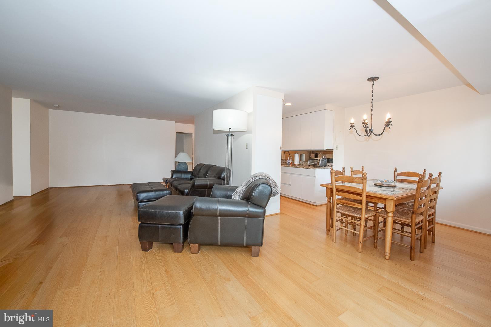 1637 OAKWOOD DRIVE S-122