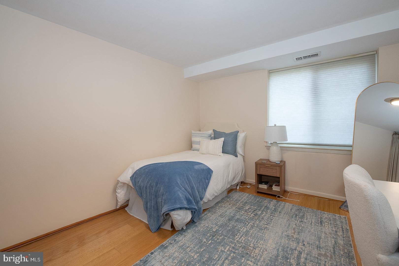1637 OAKWOOD DRIVE S-122