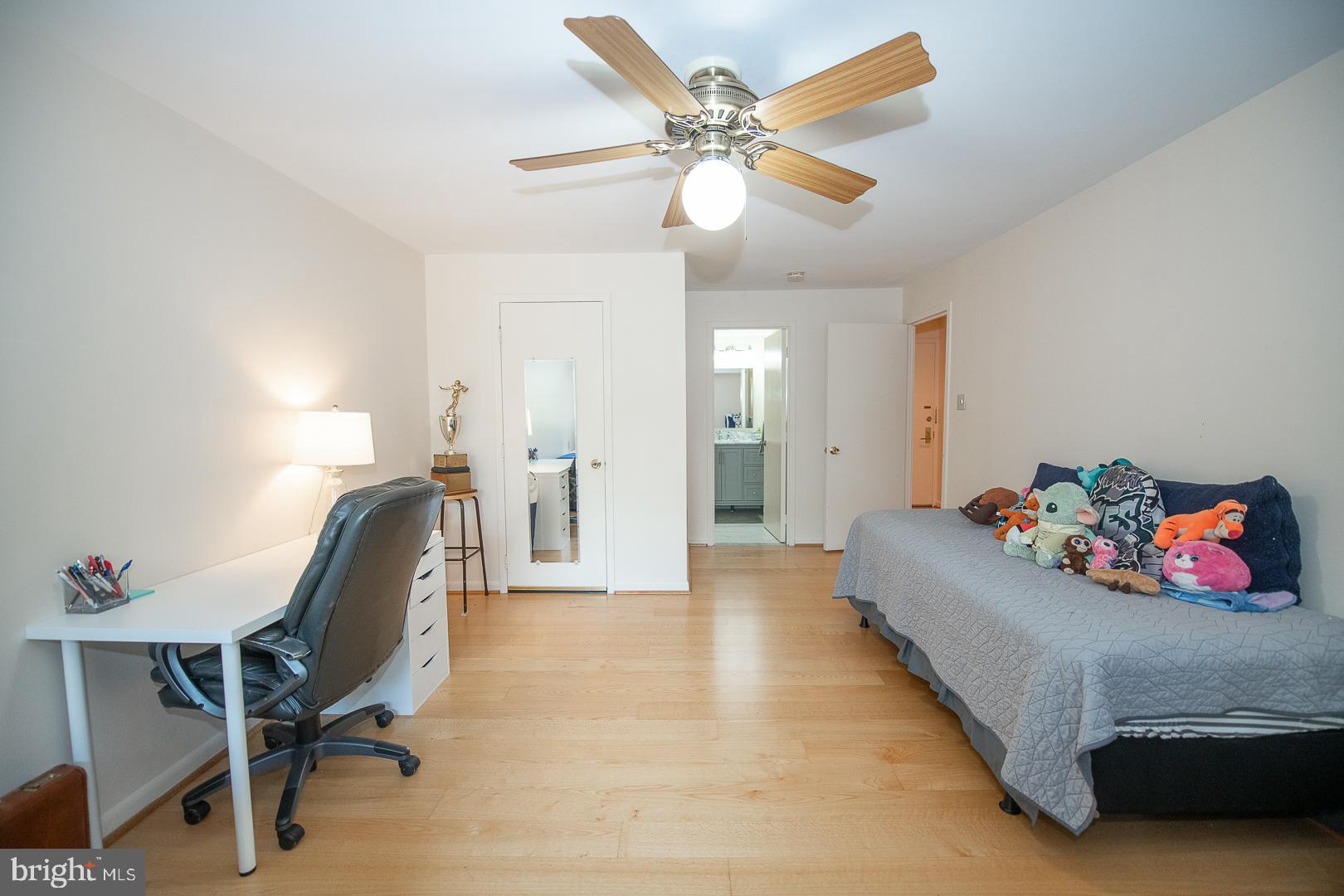 1637 OAKWOOD DRIVE S-122