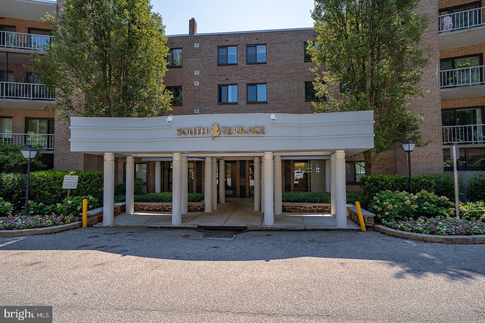 1637 OAKWOOD DRIVE S-122