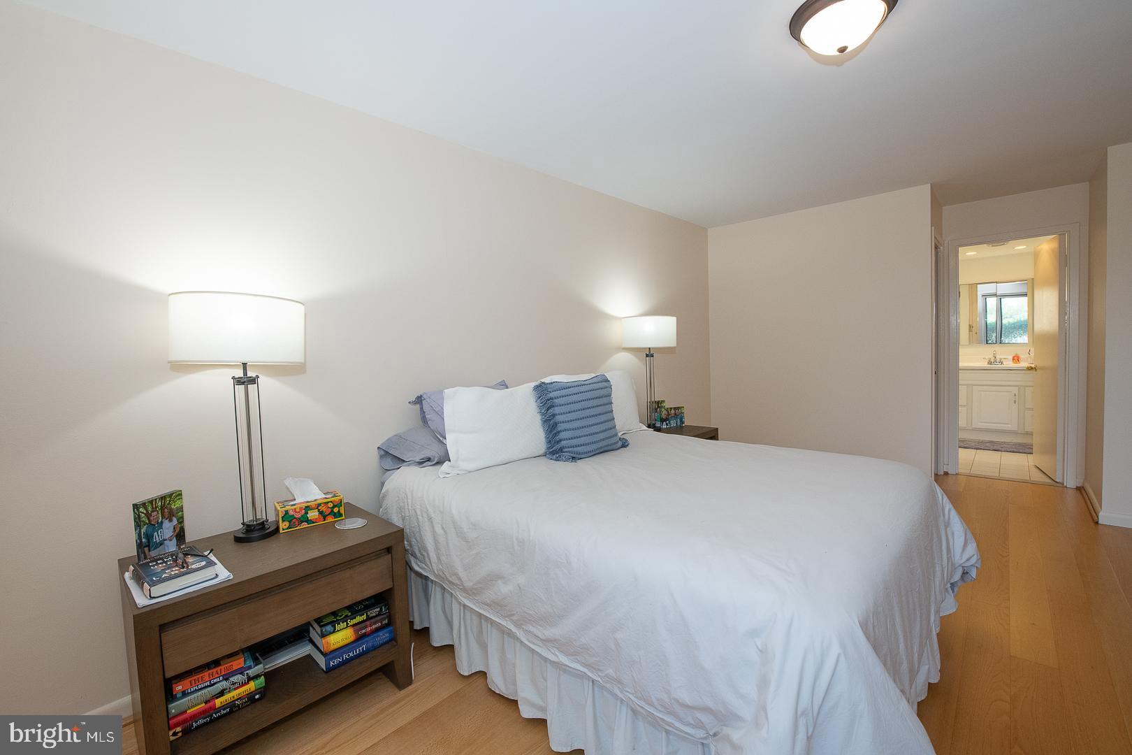 1637 OAKWOOD DRIVE S-122