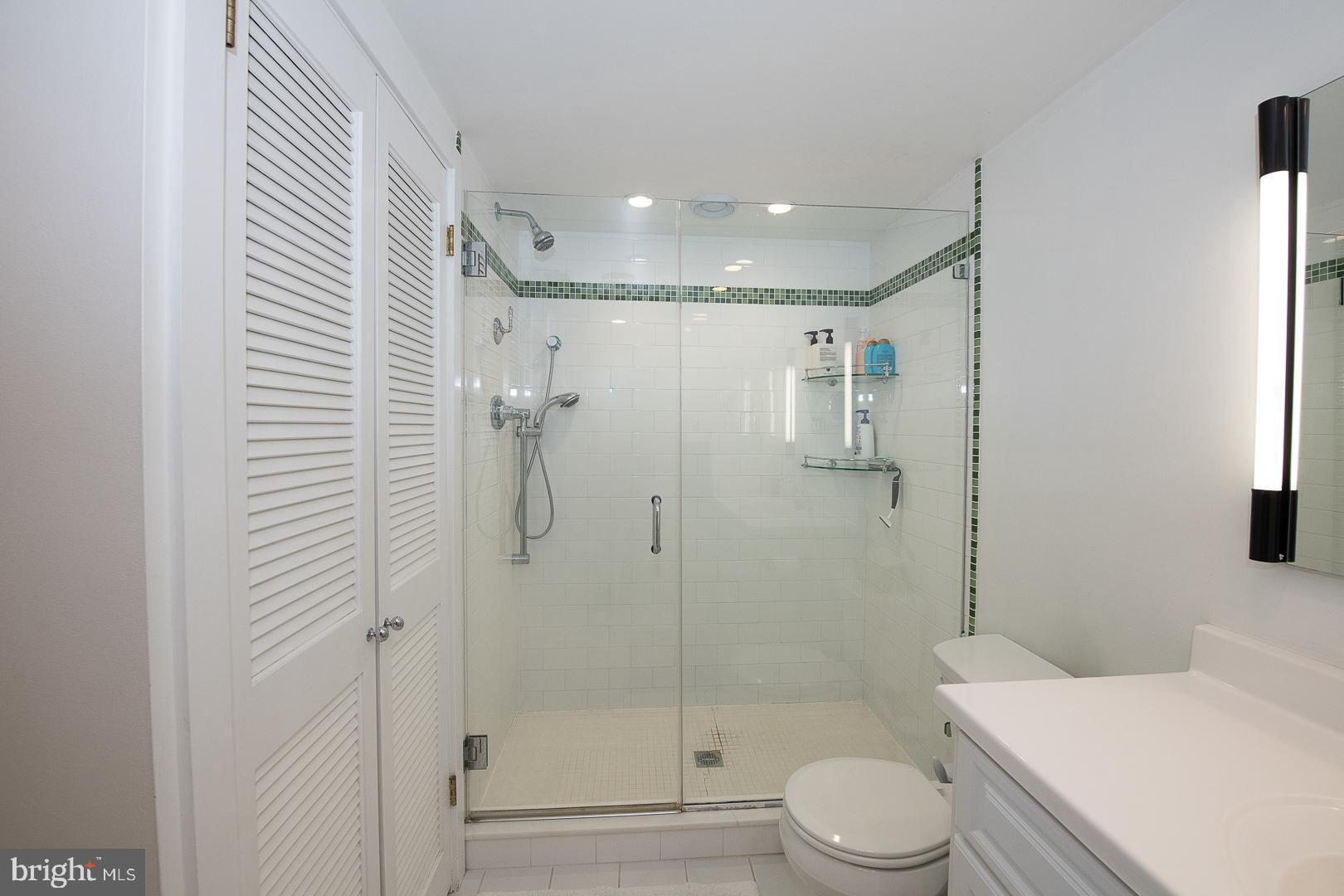 1637 OAKWOOD DRIVE S-122