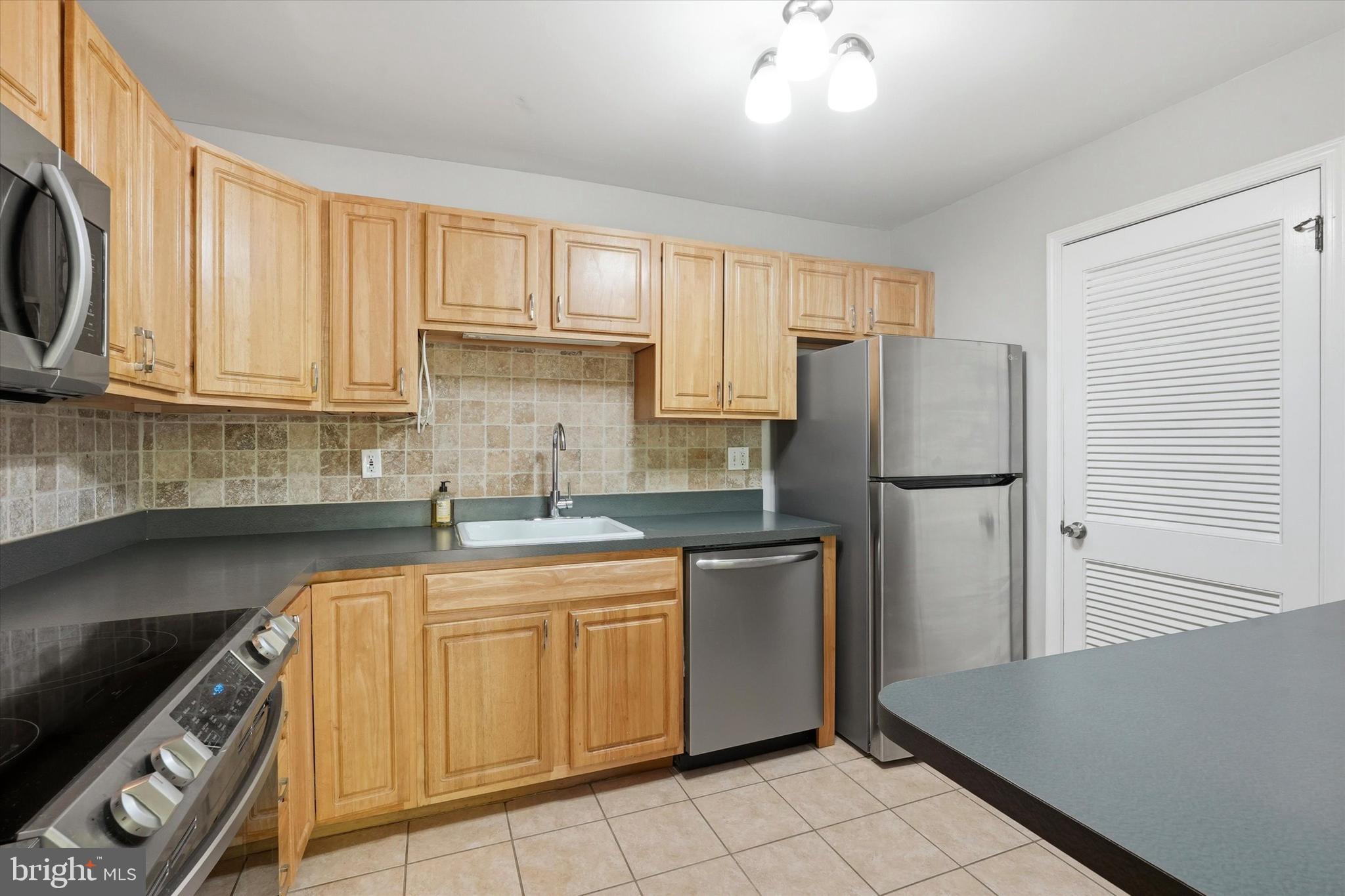 101 MONTGOMERY AVENUE B-2