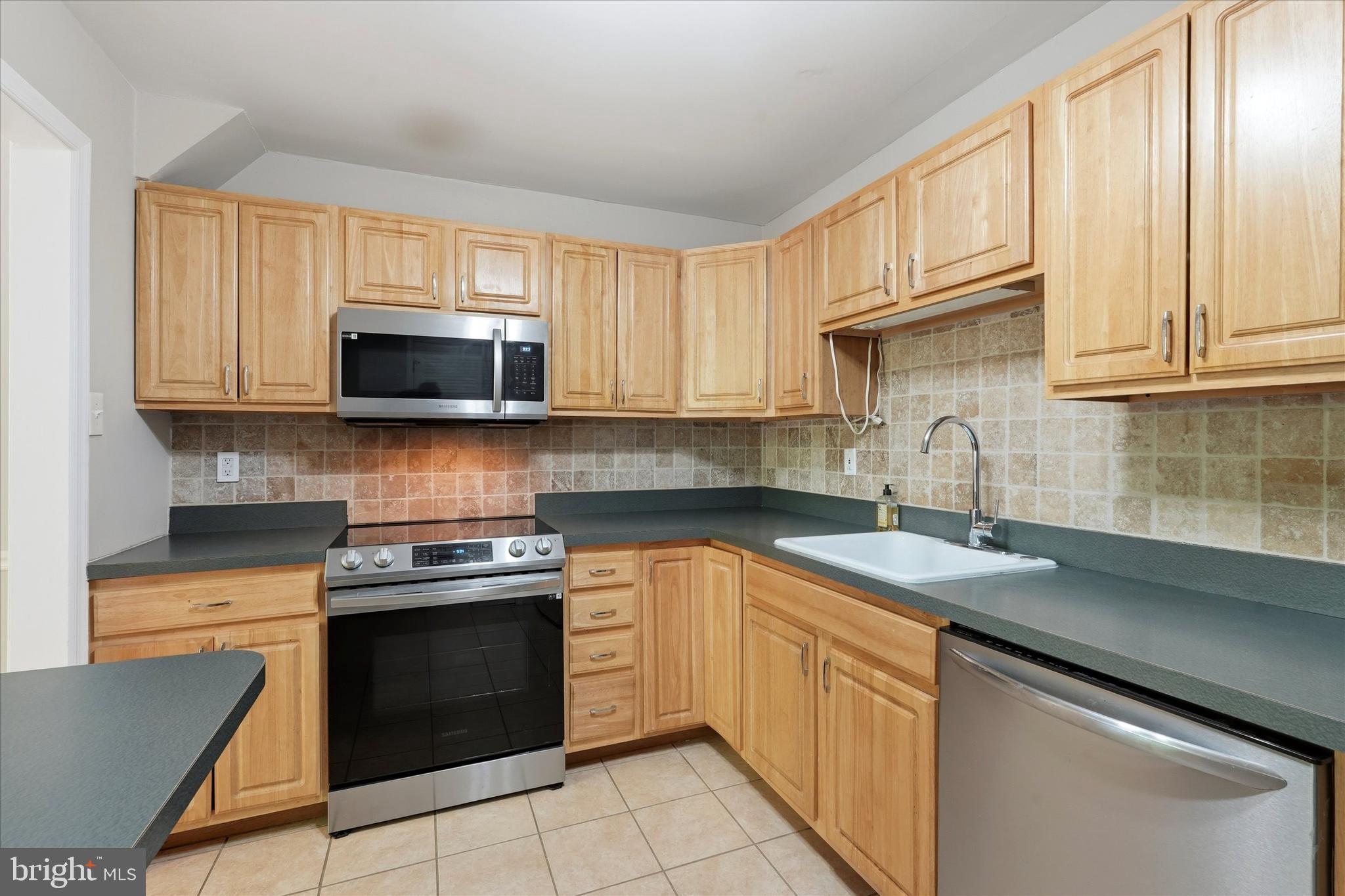 101 MONTGOMERY AVENUE B-2