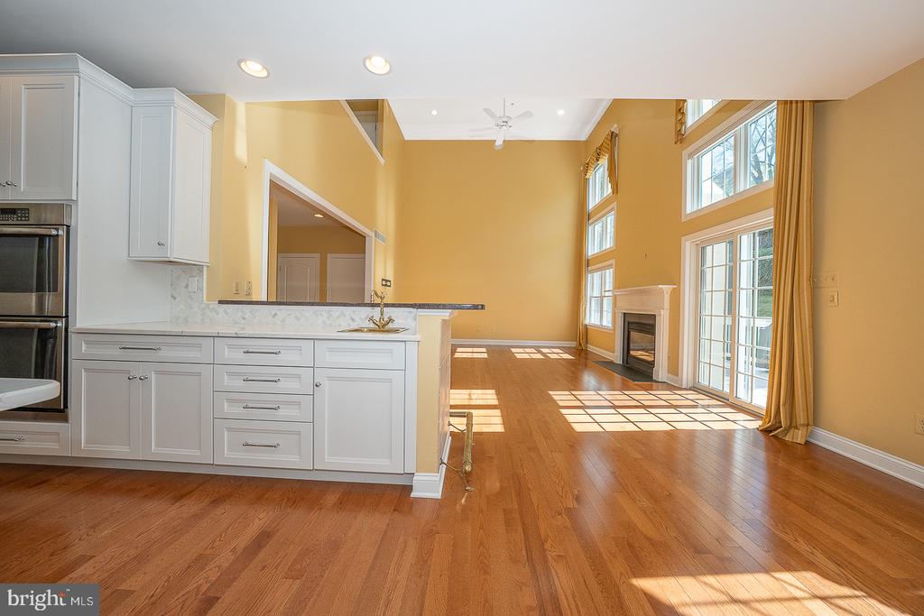 1109 RIVERVIEW LANE