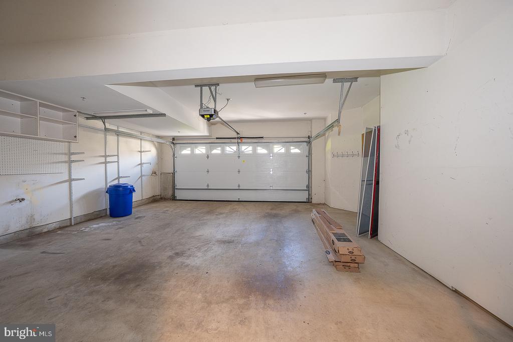 1109 RIVERVIEW LANE