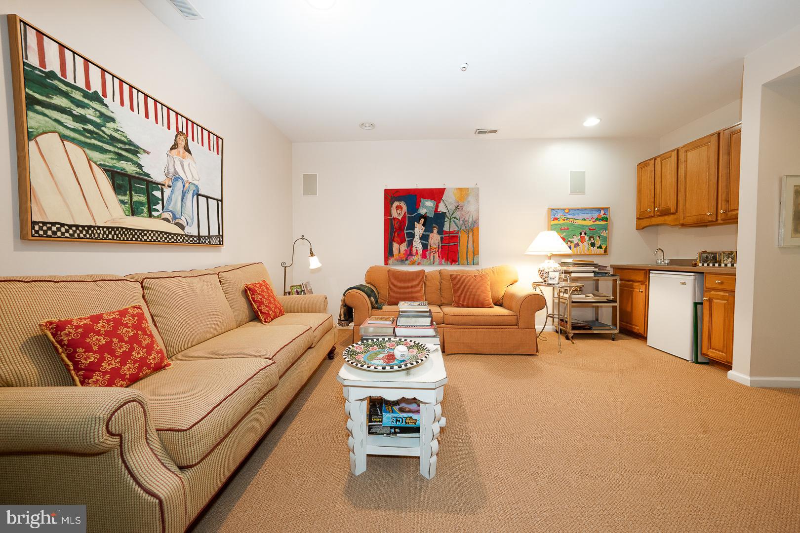1109 RIVERVIEW LANE