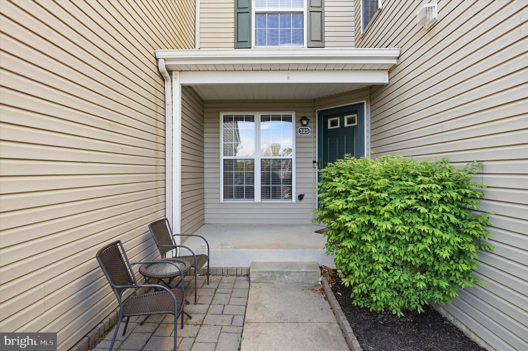 325 GREEN VIEW COURT