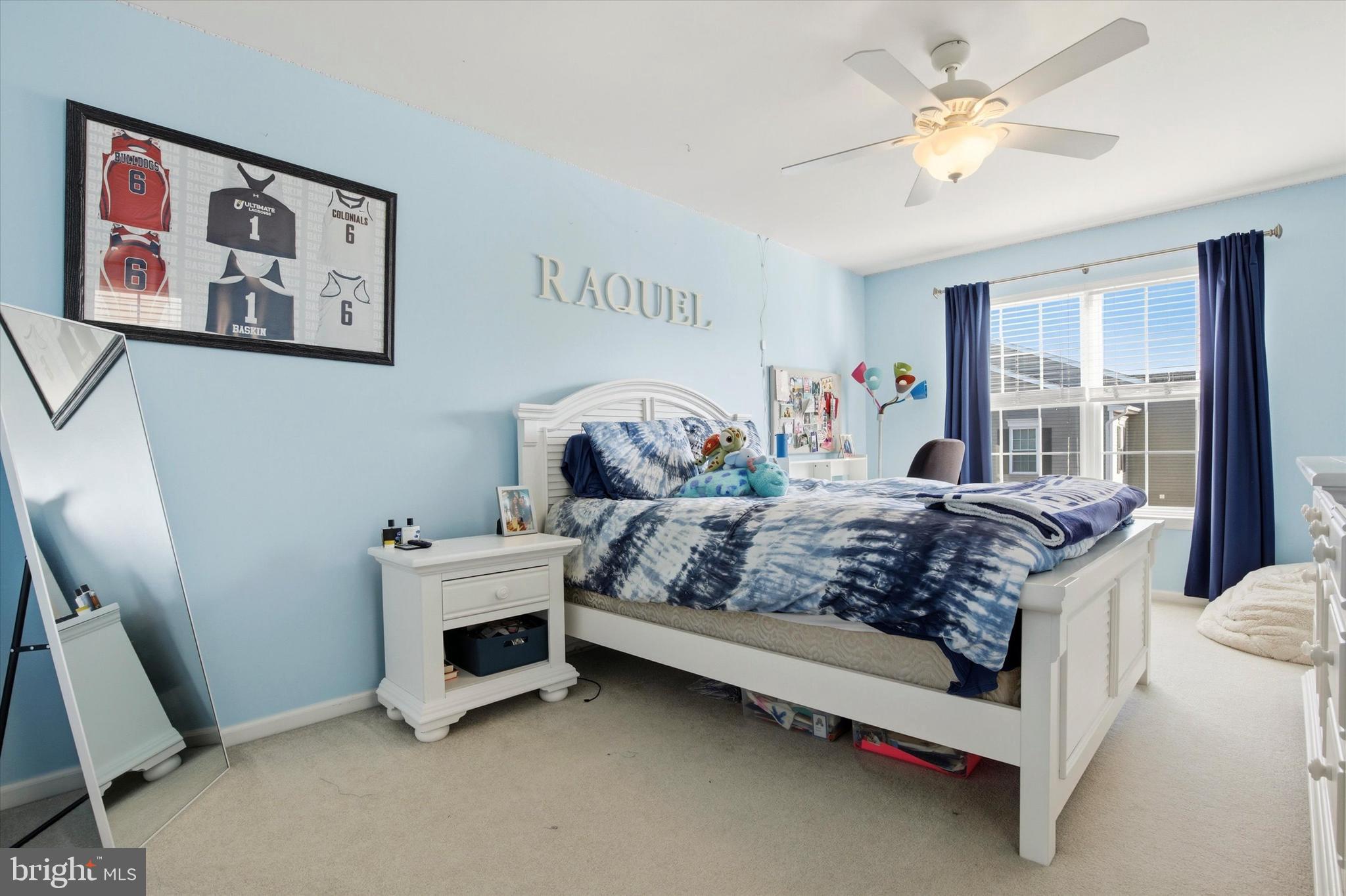 325 GREEN VIEW COURT