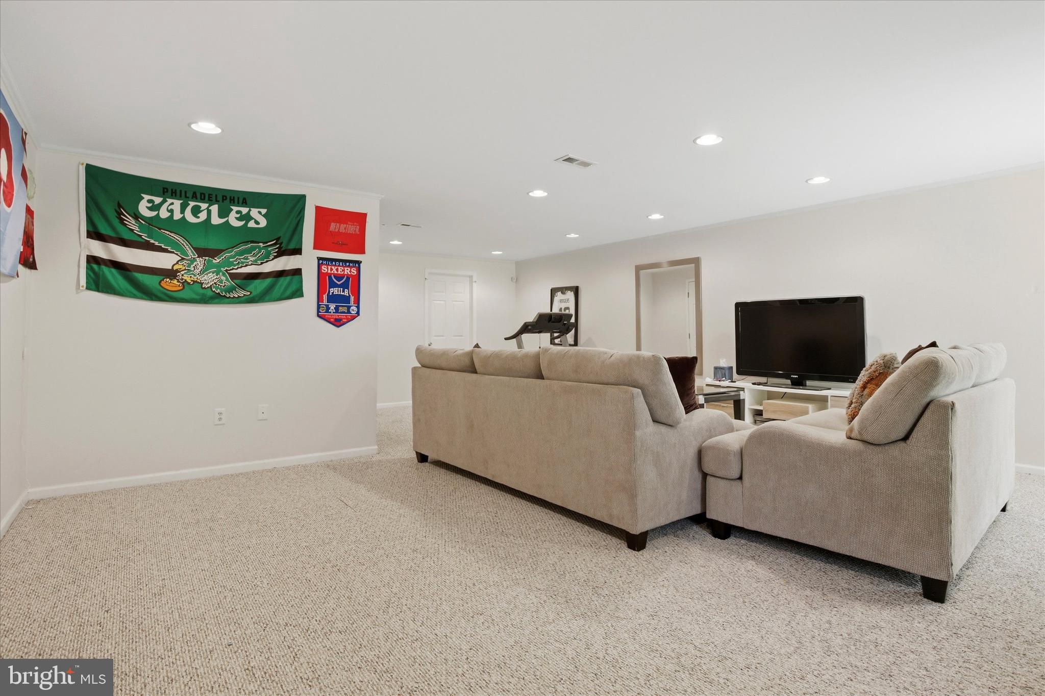 325 GREEN VIEW COURT
