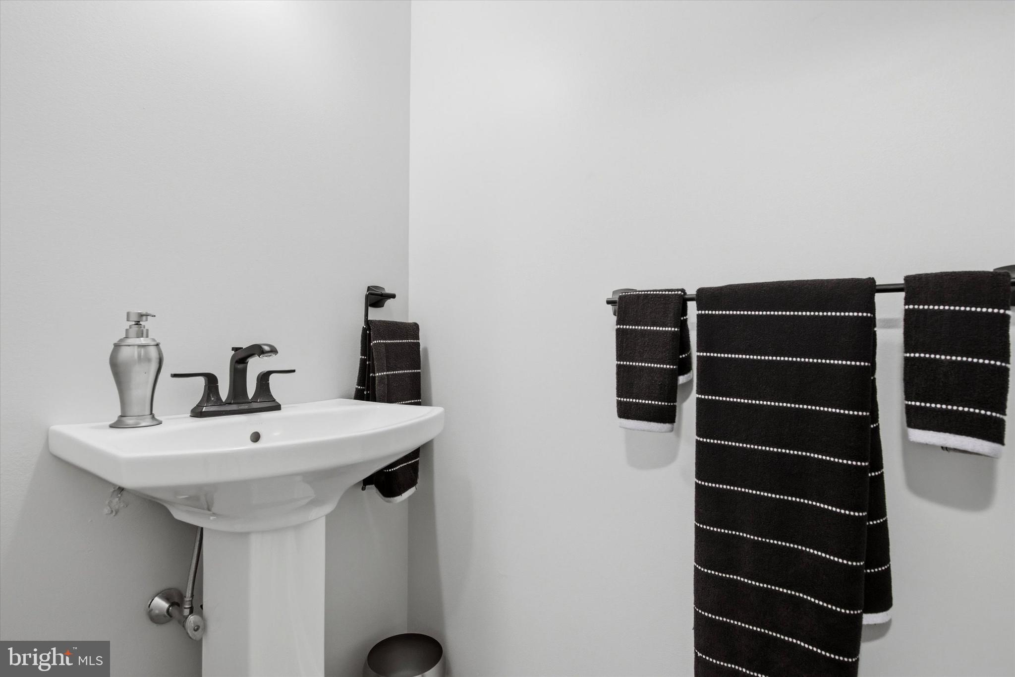 325 GREEN VIEW COURT